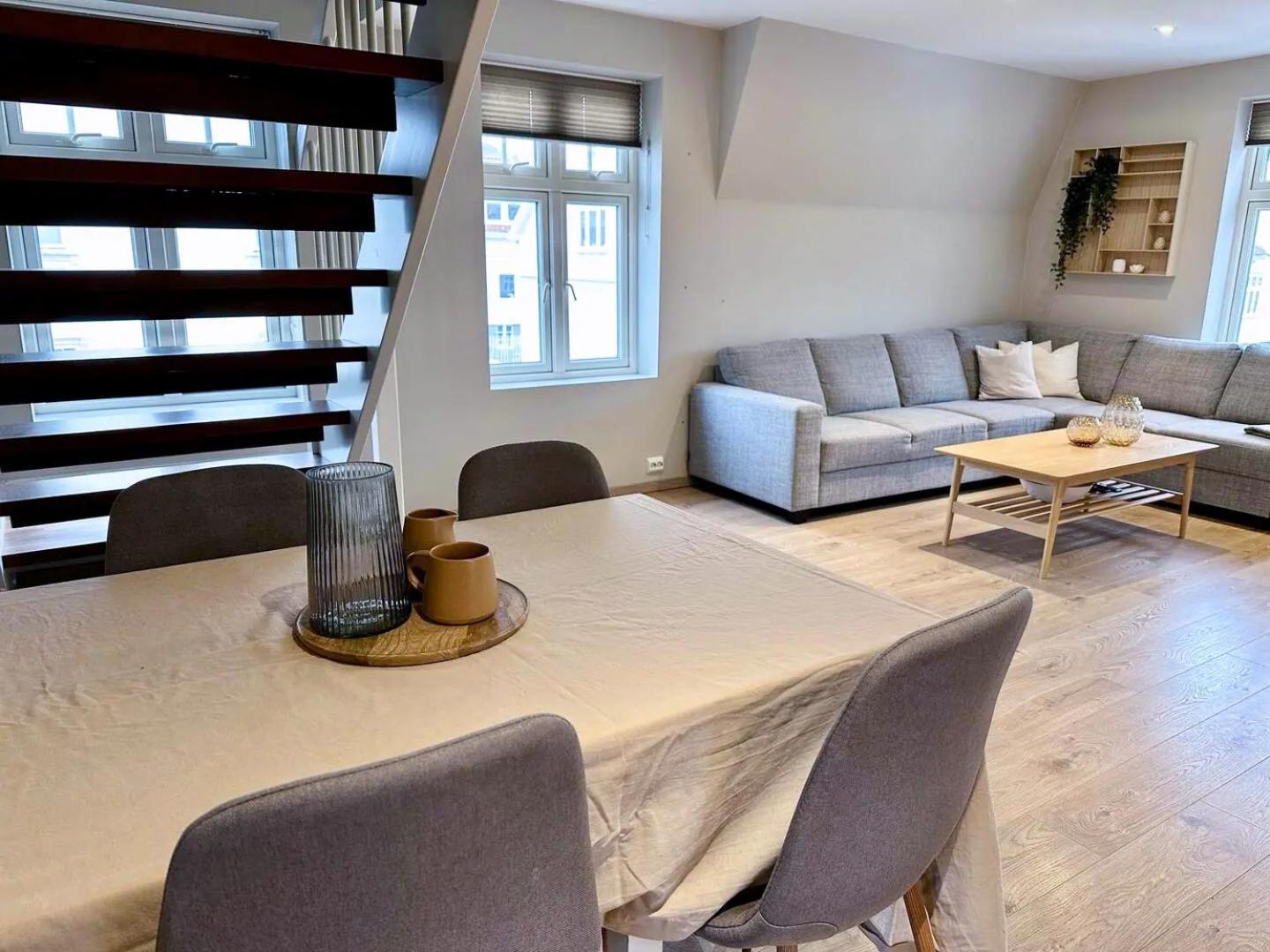 Stylish & Bright Penthouse - Office - 5 Star Location! Apartamento Egersund Exterior foto